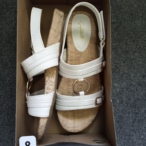 Brand new Jacqueline Smith white sandals size 8.